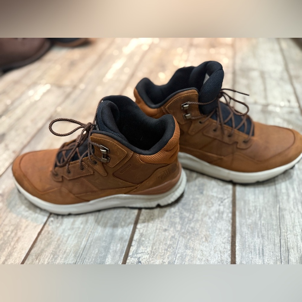 The North Face Men's Brown and Black Boots - Picture 2 of 3
